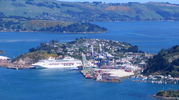 Port_Chalmers_Dawn_Princess-600x337.jpg