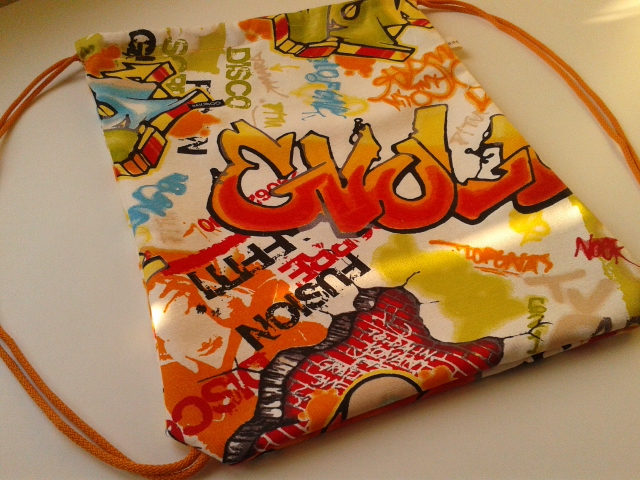 graffiti gym bag by Rekaboo