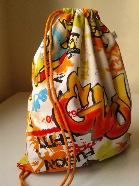 graffiti gym bag by Rekaboo