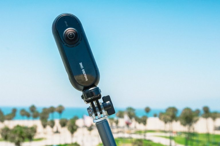 insta360-one-selfie-stick-768x512.jpg