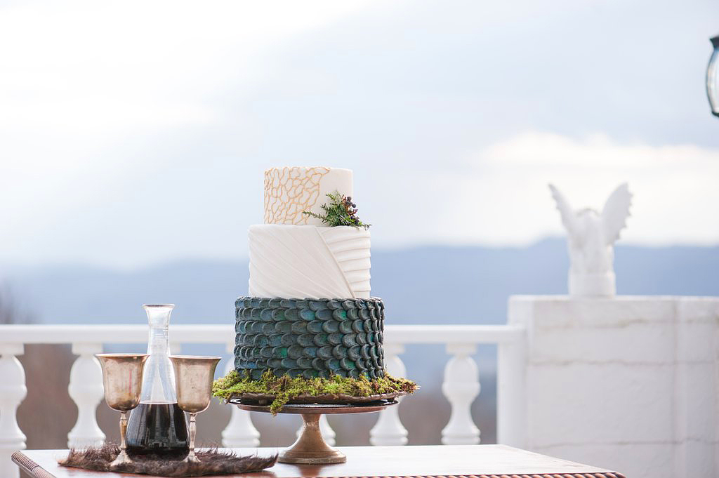 A sárkányok által inspirált torta valószínűleg nagyon hamar bekerül az esküvői tortakínálatba.