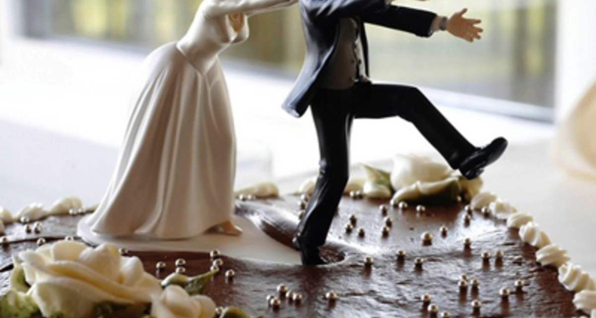 Vicces és egyedi: képeken a legötletesebb esküvői torták