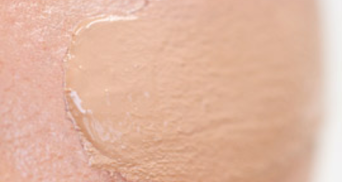 Könnyű alapozók zsíros bőrre - Melegben is tökéletesek
