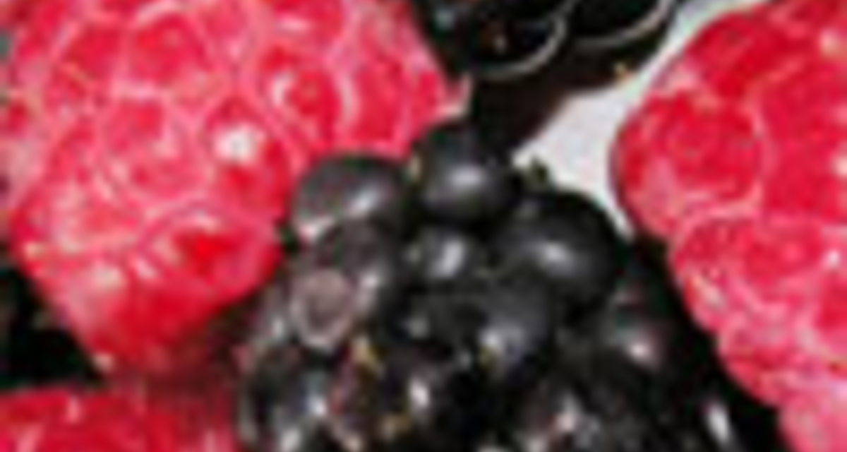Frissítő gyümölcs sminkek: málnaszínű újdonságok