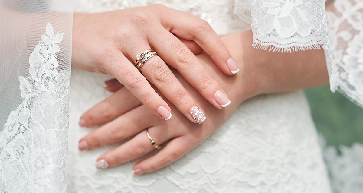 Így válassz esküvői manikűrt: 5 szempont, ami segít dönteni