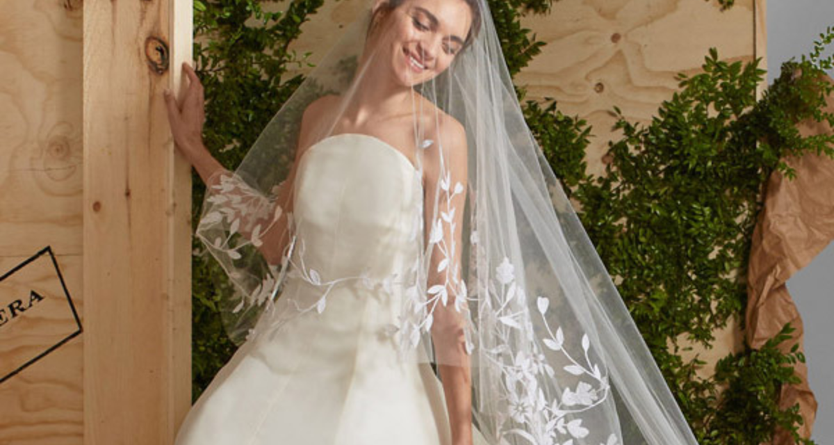 Ámulatba ejtő esküvői ruhák tavaszra - Képeken Carolina Herrera legszebb kreációi