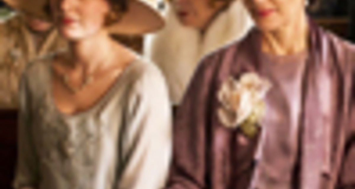 Gyönyörű kosztümök a Downton Abbey sorozatból - Képek!