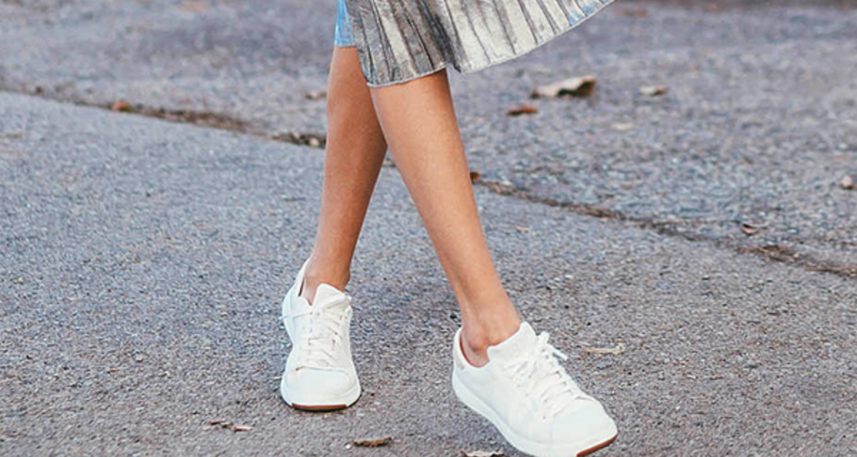 4 tipp, hogyan viseld a fehér tornacipőt - Többféle stílust elbír