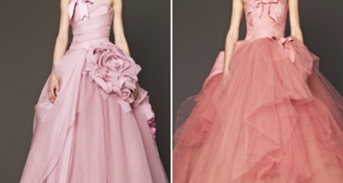 Rózsaszín esküvői ruhák merész aráknak: Vera Wangtől