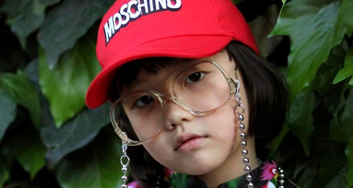 A 6 éves, divatőrült kislány fotóit imádja az Instagram: félmillióan követik