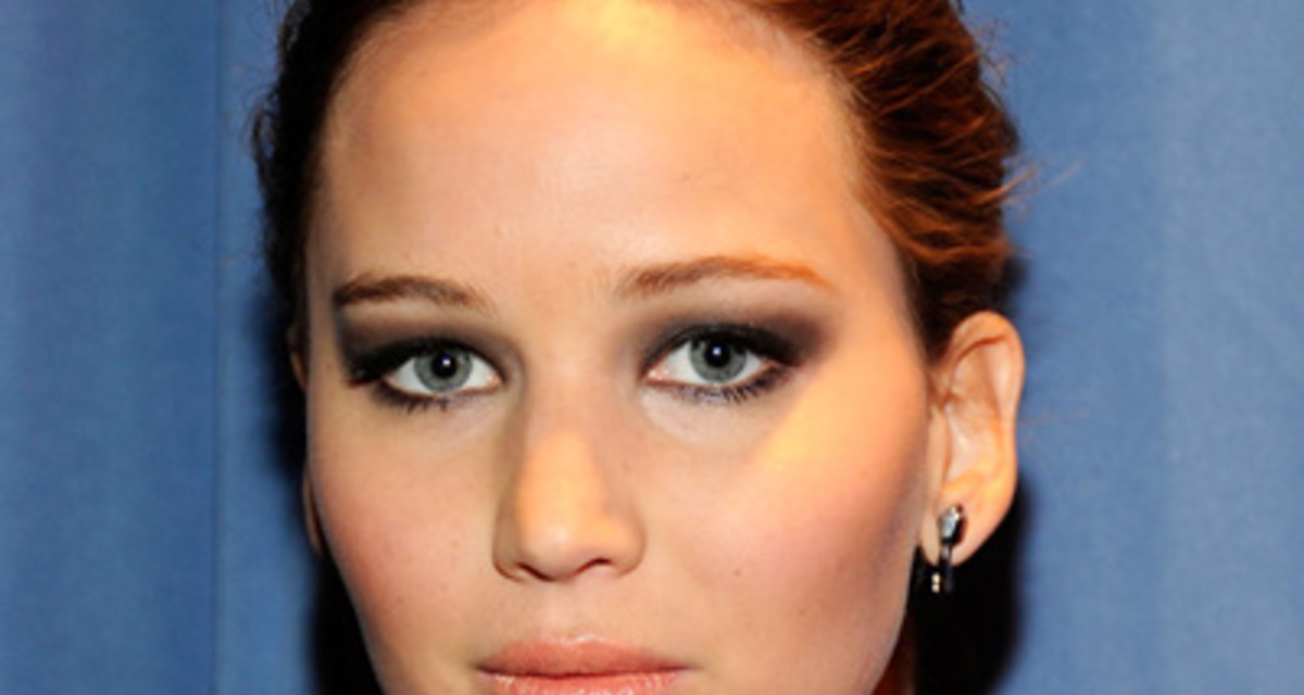Füstös szemek Jennifer Lawrence módra - Lépésről lépésre