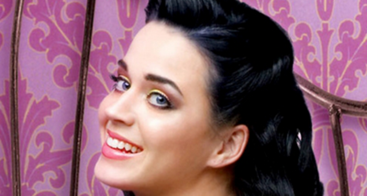 Csodás loknik Katy Perrytől - Az énekesnő legszebb vintage frizurái