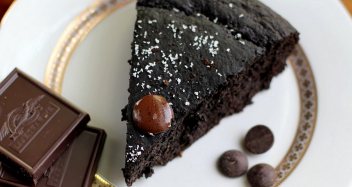 Meglepően gyönyörű, fekete torták az esküvőre - Neked tetszenek?