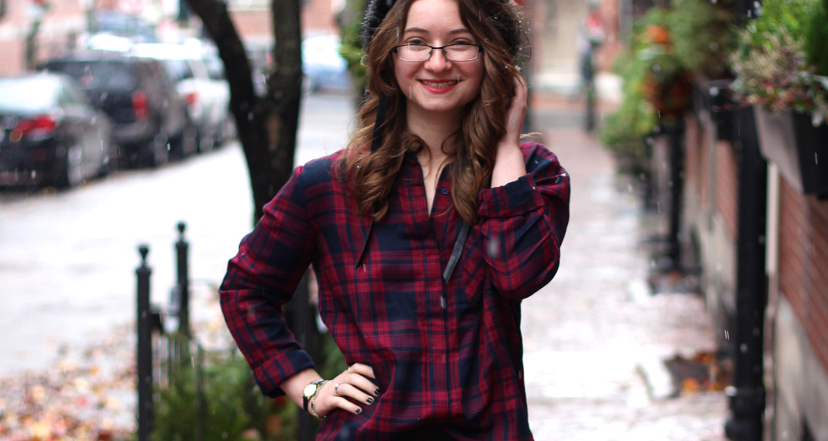 Így viseld a kockás inget télen: 5 nőies outfit hideg napokra