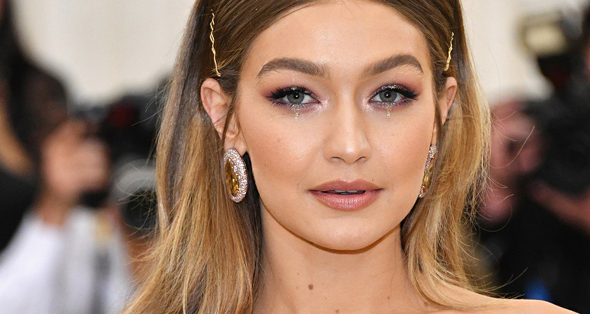 Amikor Gigi Hadid csak mellékszereplő: a tavalyinál is nagyobb durranás lesz a Pirelli-naptár