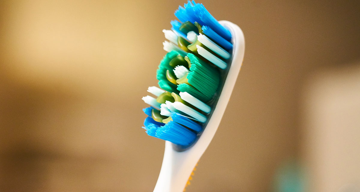 Tüntesd el a mitesszereket egy fogkefével - Gyors és hatásos trükk