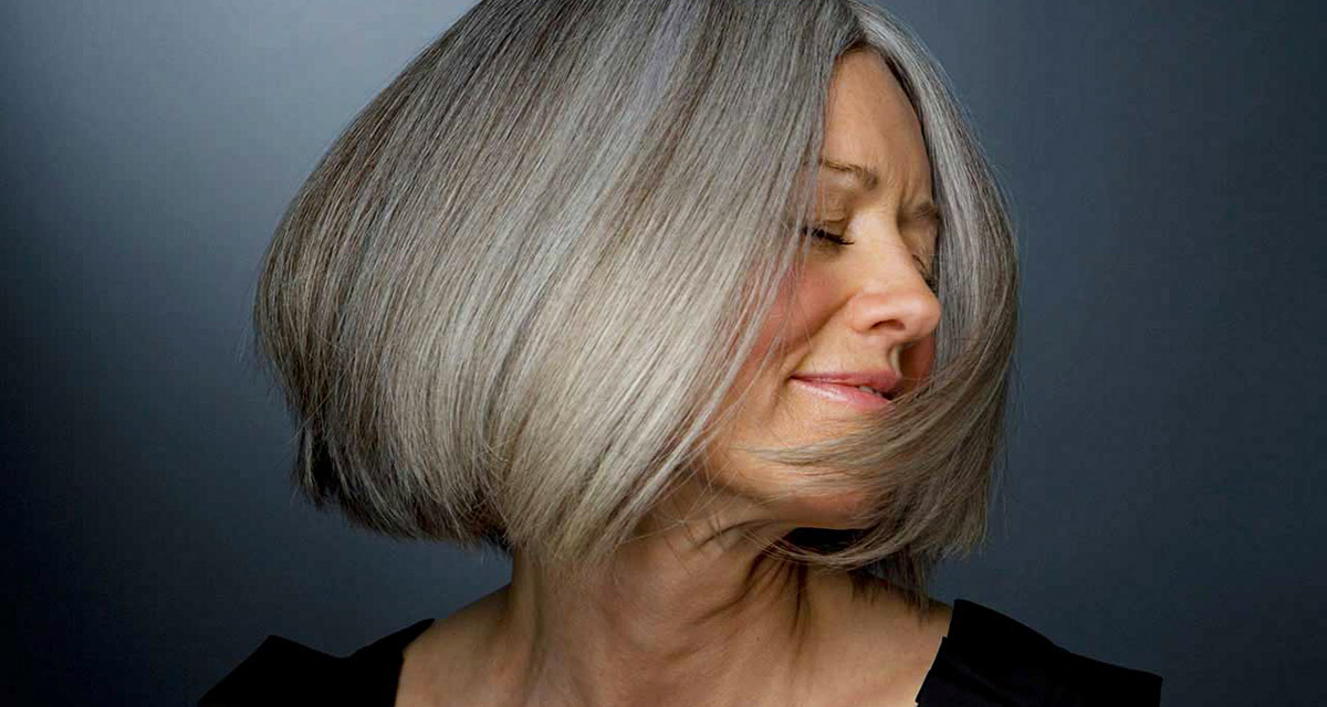Nőies frizurák 50 felett: így nem lesz nagyis az ősz haj