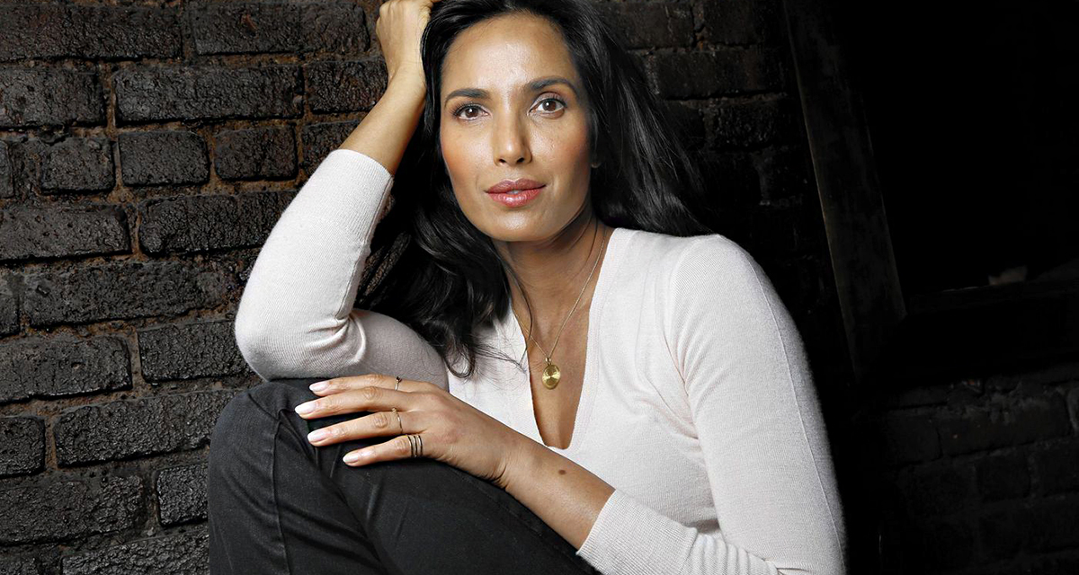 Gyönyörű lábait mutogatja a 47 éves színésznő: Padma Lakshmi alakja irigylésre méltó