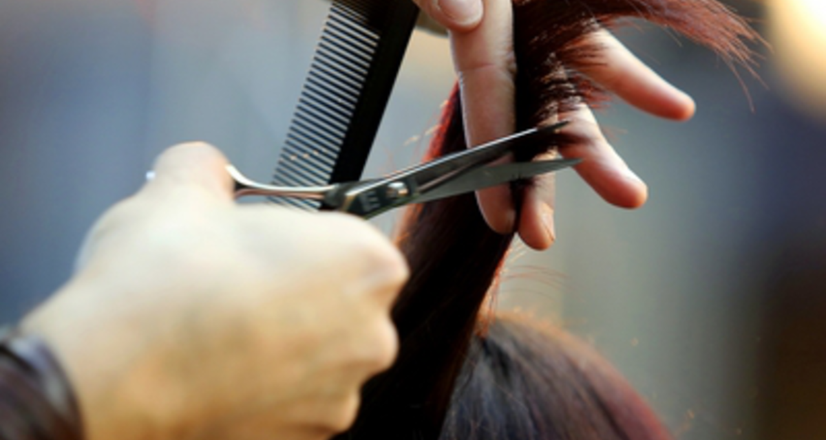 2 dolog, amit kerülj el hajvágás előtt: károsítja a szálakat