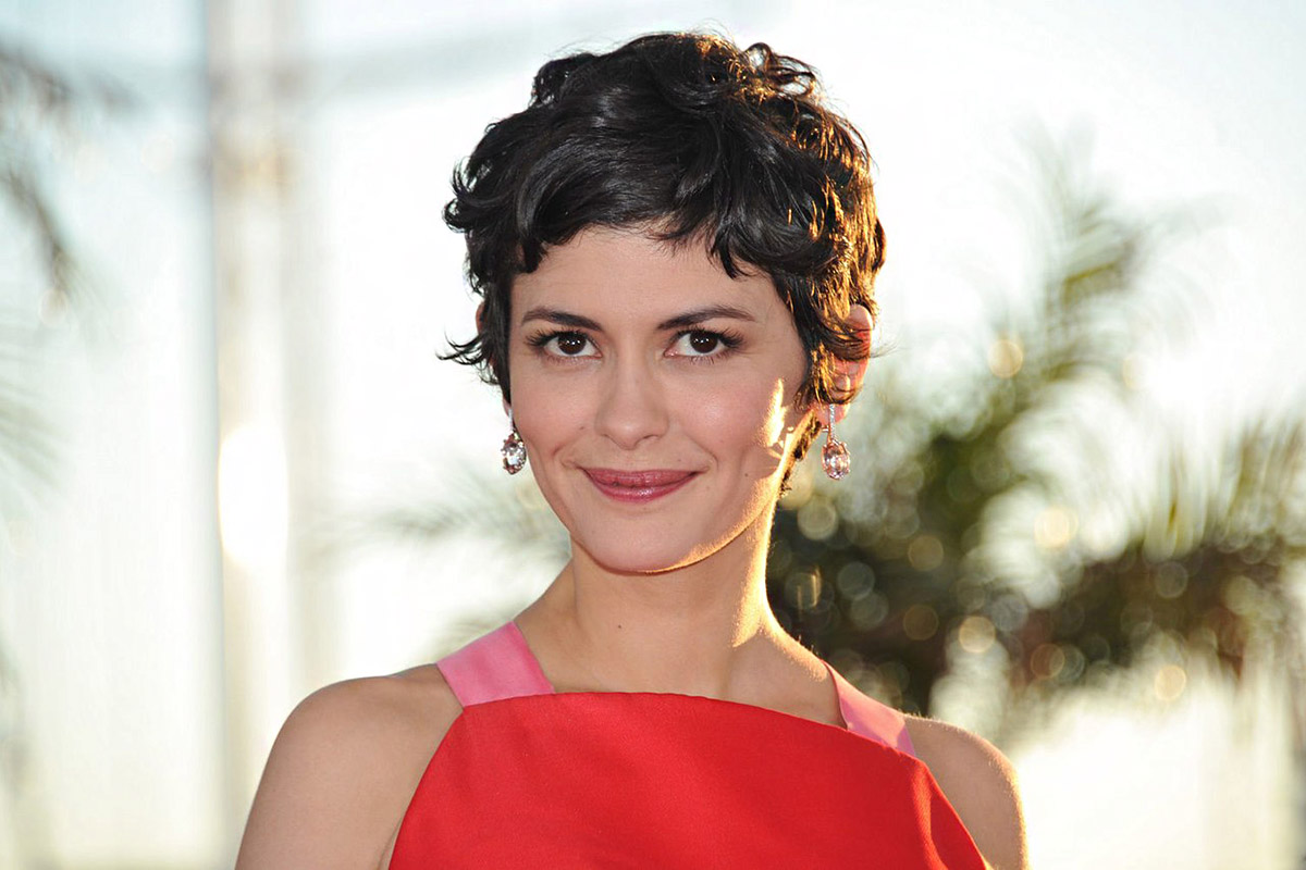 Audrey Tautou hullámos pixie fazonja sokakat megihletett anno, és még most is könnyű engedni a hajvágás kísértésének egy ilyen frizura láttán. 