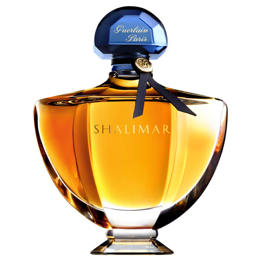 A Guerlain Shalimar parfümje egy mitikus illat bergamottal, írisszel és vaníliás jegyekkel: egy intenzív, csipetnyi szemtelenséggel és titokzatossággal megfűszerezett, lágyan simogató kompozíció. 50 ml ára: 33 490 forint.