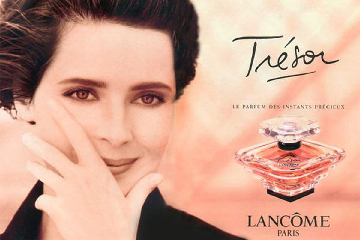 Ő volt az ikonikus Trésor parfüm arca a kilencvenes években.