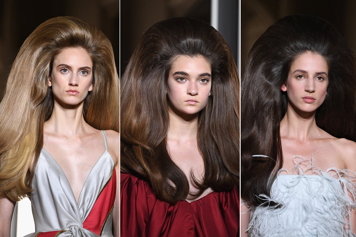 Hét kiválasztott modell vonult végig a párizsi kifutón ilyen nevetséges frizurával.