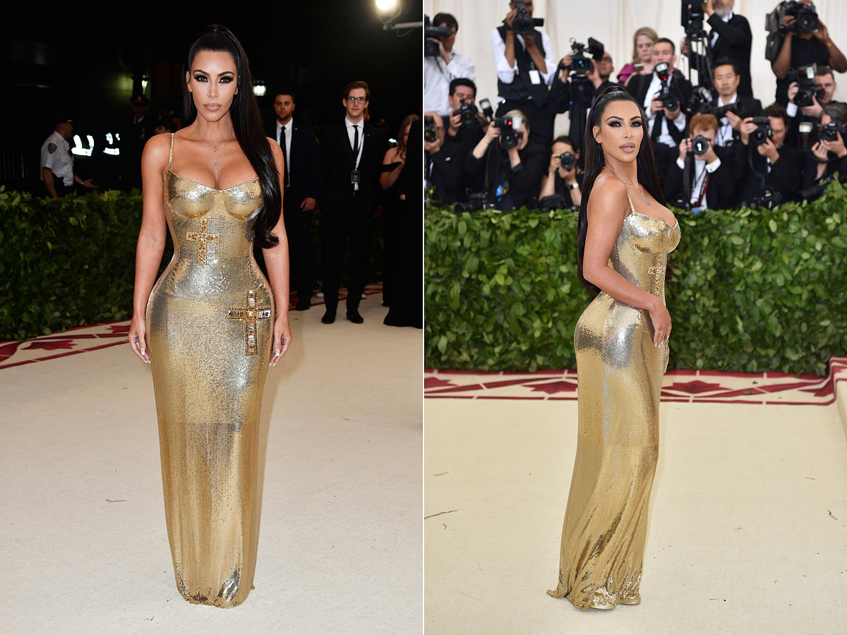 Kim Kardashian ruhája ugyan mellőzte a kreativitást, és pont úgy fest benne, mint bármikor máskor, mégis bevettük ebbe a válogatásba, mert dekoltázsával csak úgy vonzotta a tekinteteket.