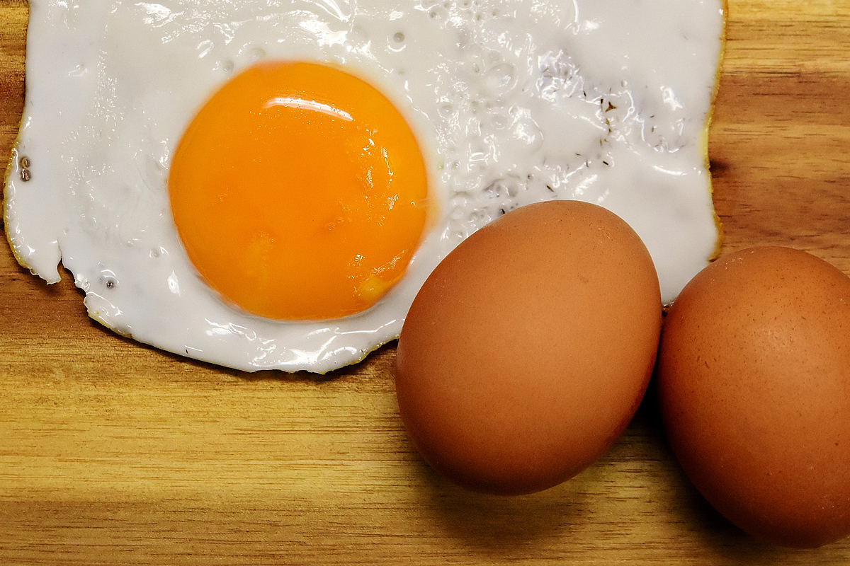 A tojás a bőr vitaminbombája. Ha feszesebb, tömöttebb bőrképet szeretnél, fogyassz minél többet belőle. Az E-vitamin mellett a kollagén is megtalálható benne.