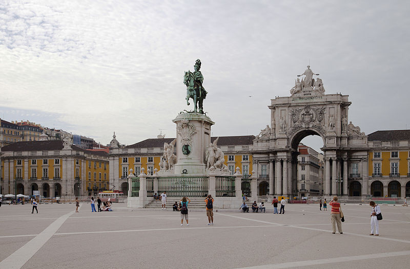 800px-estatua_de_don_jose_i_plaza_del_comercio_lisboa_portugal_2012-05-12_dd_05.JPG