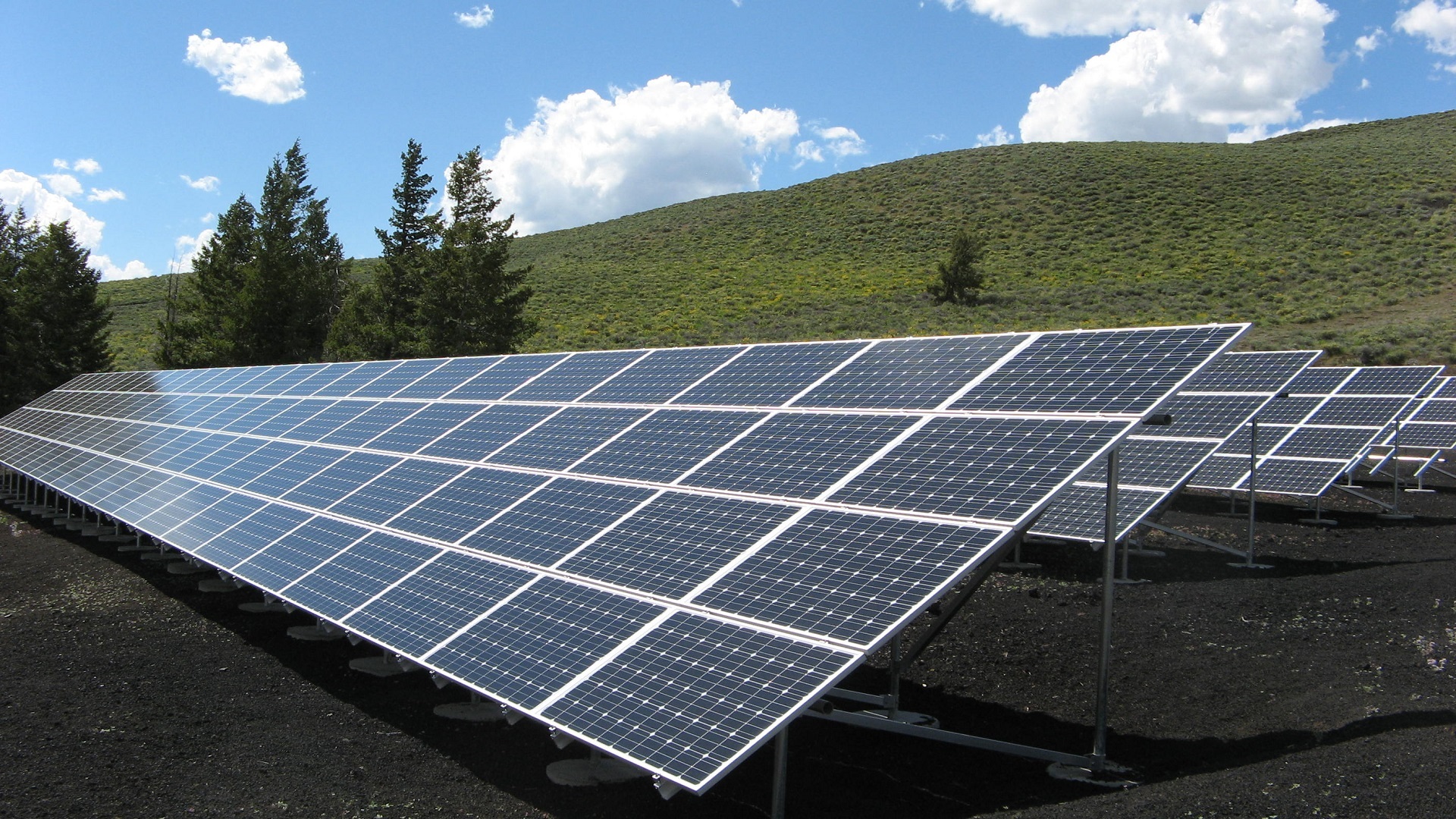 pexels-com-solar-panel-array-power-sun-electricity-159397.jpg