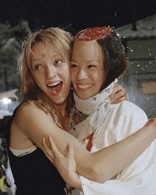 13_uma_thurman_es_lucy_liu_kill_bill_2003.jpg