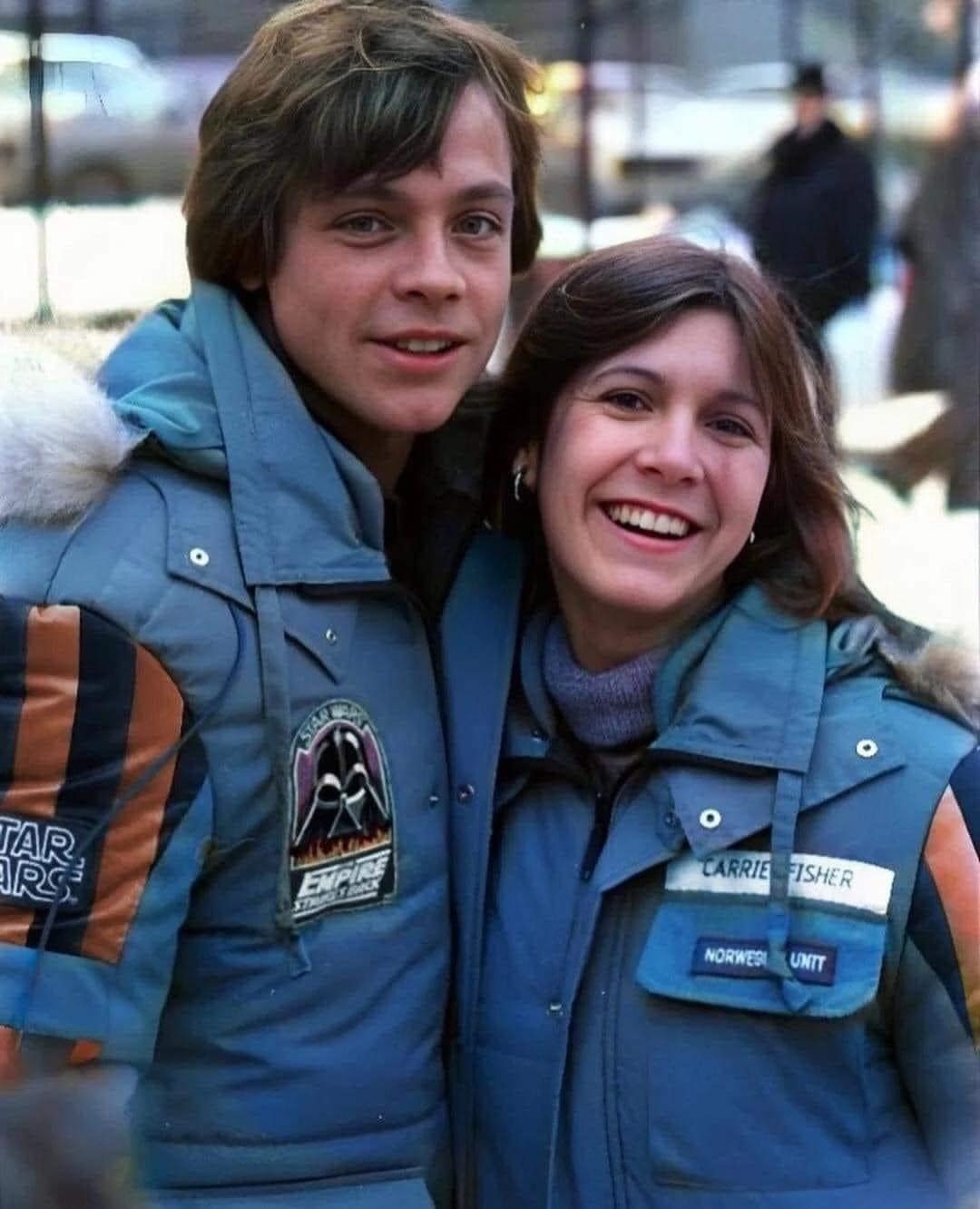 7_mark_hamill_es_carrie_fisher_a_birodalom_visszavag_1979.jpg