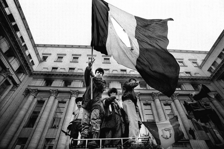 flag-in-square-bucharest-romania-romanian-revolution-revolutia-romana-1989[1].jpg