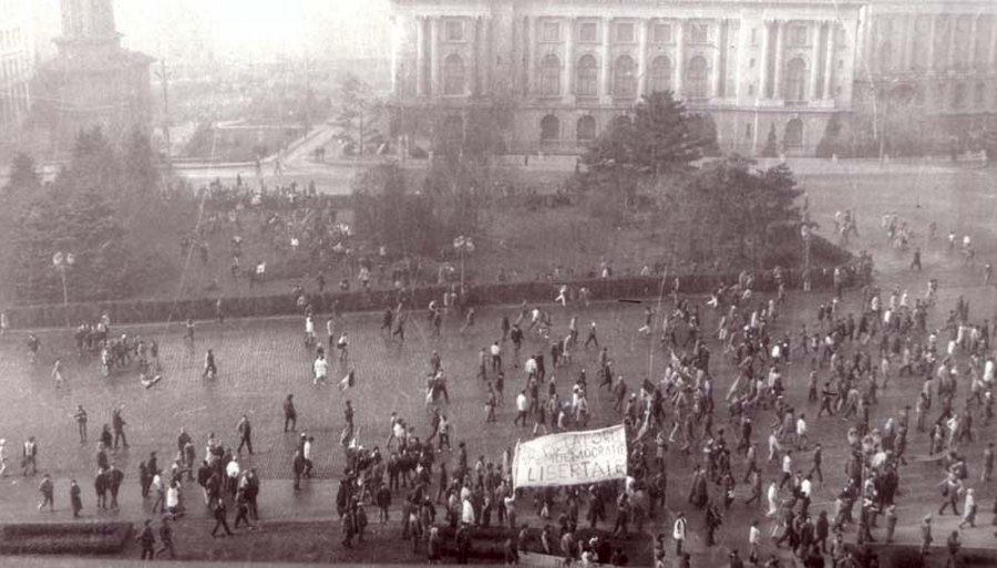 revolutia_bucuresti_1989_006_1_.jpg