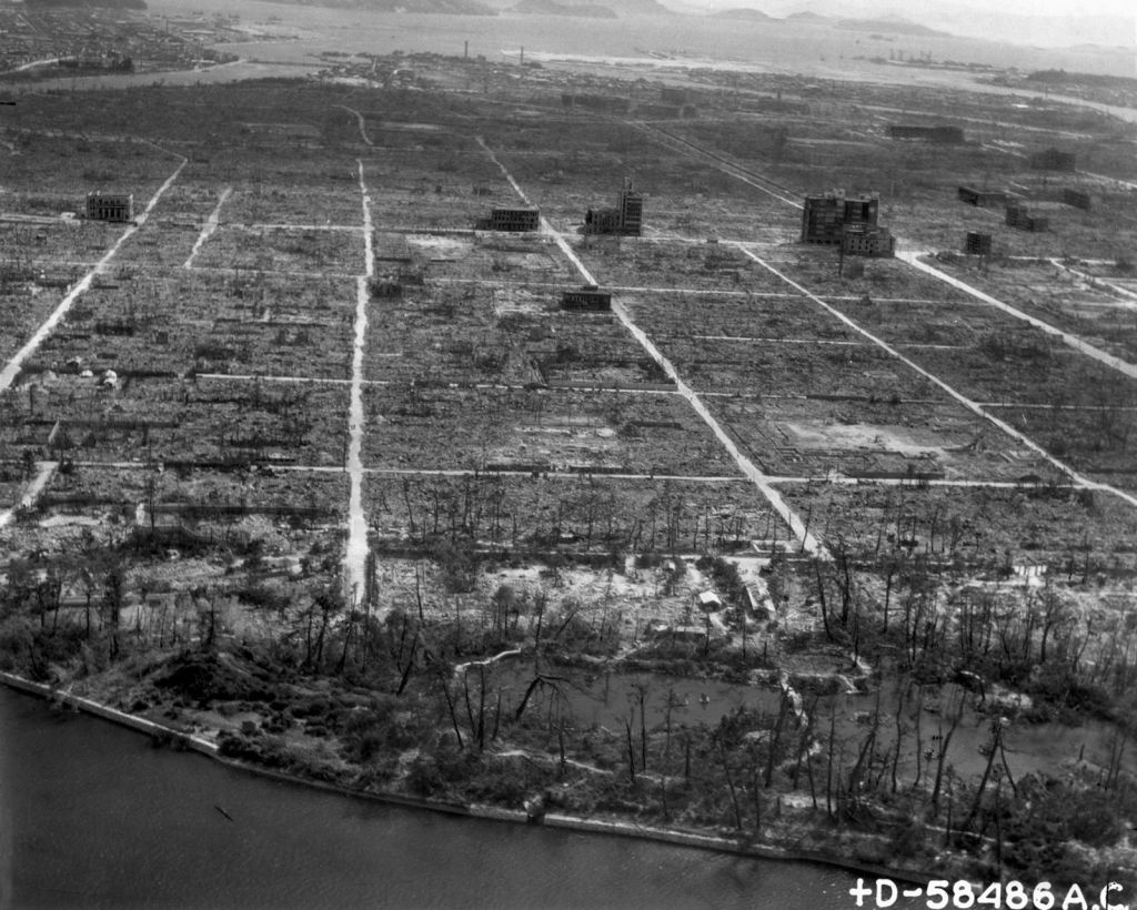destruction-dropping-hiroshima-japan-bomb-august-6-1945.jpg