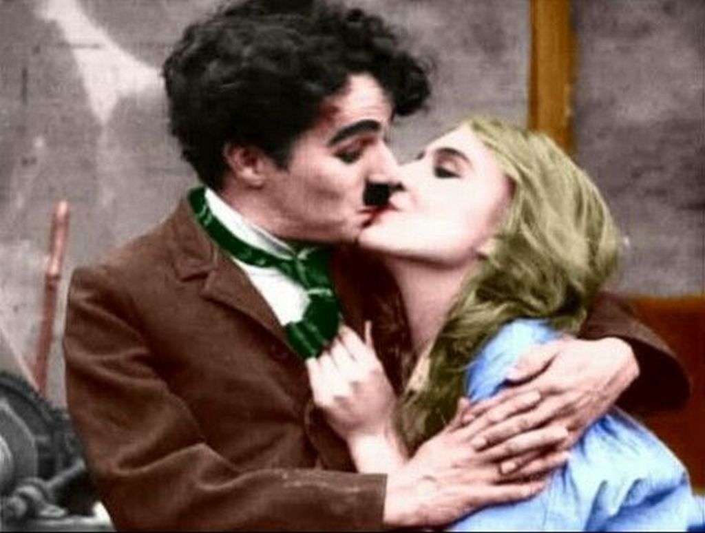 interesting_colorized_photos_of_charlie_chaplin_in_the_1910s-30s_2816_29.jpg