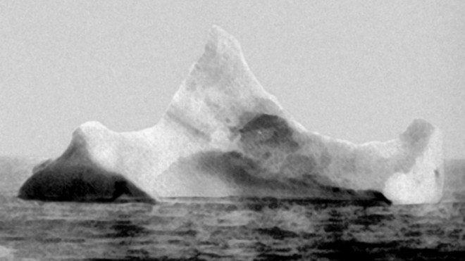 1912_3titanic iceberg.jpg