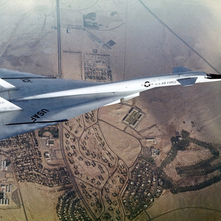Ritkán látható fotók a North American XB-70-esről