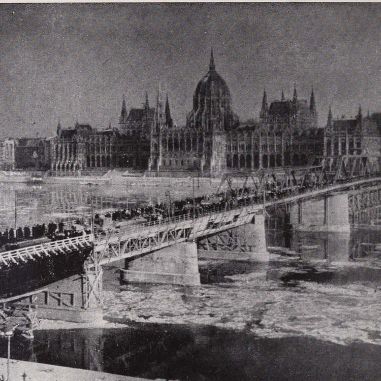 Volt egyszer egy híd - a Kossuth híd építési naplója