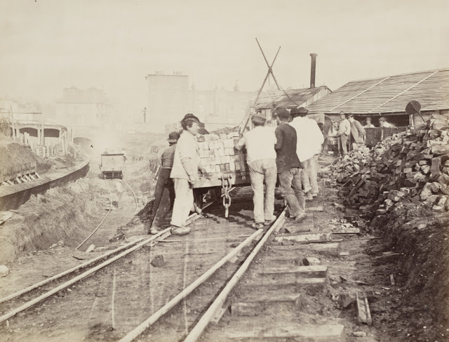 Construction of the Metropolitan Railway, circa 1861 (1).jpg