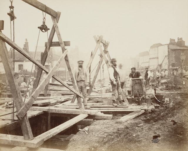 Construction of the Metropolitan Railway, circa 1861 (16).jpg