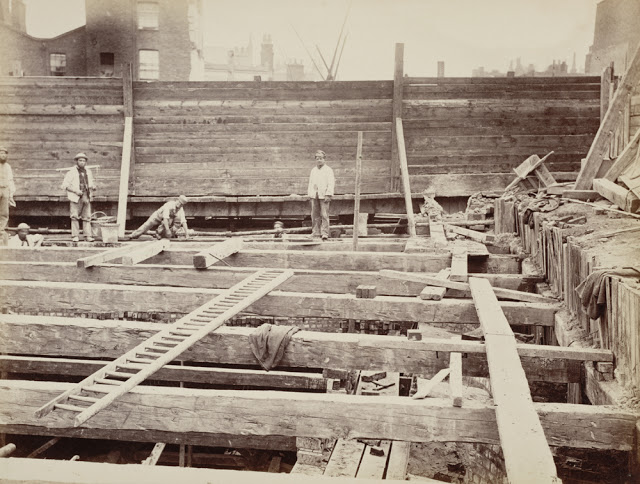 Construction of the Metropolitan Railway, circa 1861 (5).jpg