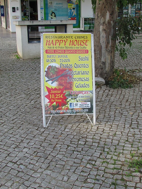 576px-2017-12-06_sandwich_board_happy_house_restaurant_albufeira.JPG