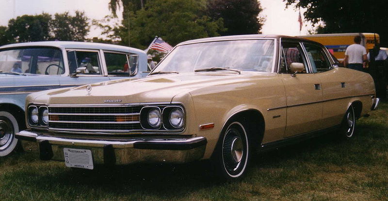 1974_AMC_Ambassador_Brougham_4-door_sedan_beige.JPG