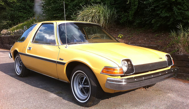 1975_AMC_Pacer_base_model_frontrightside.jpg