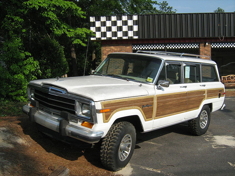 1977_Jeep_Grand_Wagoneer_white_NC_f.jpg