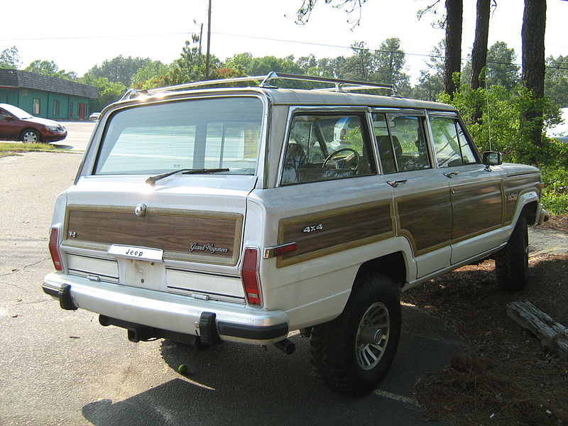 1977_Jeep_Grand_Wagoneer_white_NC_r.jpg