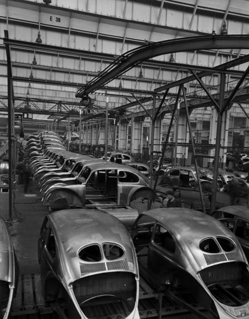 Scene+at+Volkswagens+Main+Plant+Wolfsburg+Germany+July+1951+4.jpg