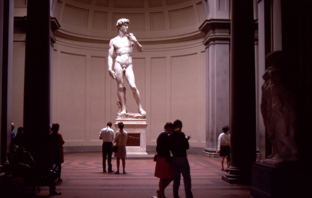 Dávid szobrát Michelangelo Buonarroti 1501 és 1504 között készítette Firenzében.